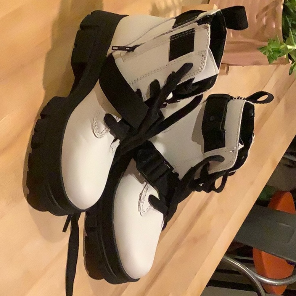 Women's Ashton Lace Up white boots
